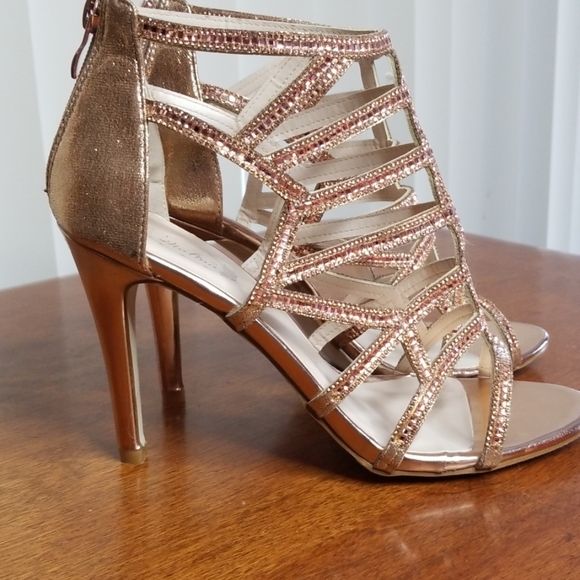 Heels - Picture 1 of 6